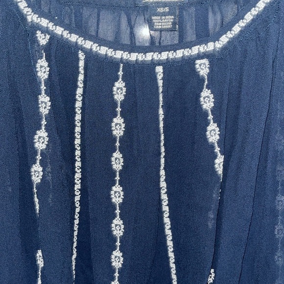Elegant Navy & White Embroidered Womans Sz S  Blousr by Lucky Brand - Picture 4 of 5